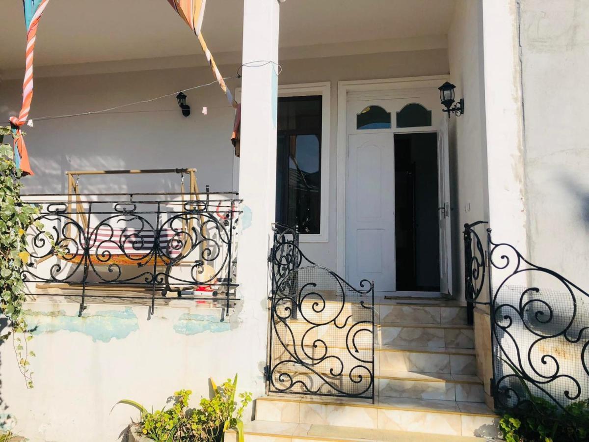 Bis-A Guesthouse Makhinjauri Exterior photo
