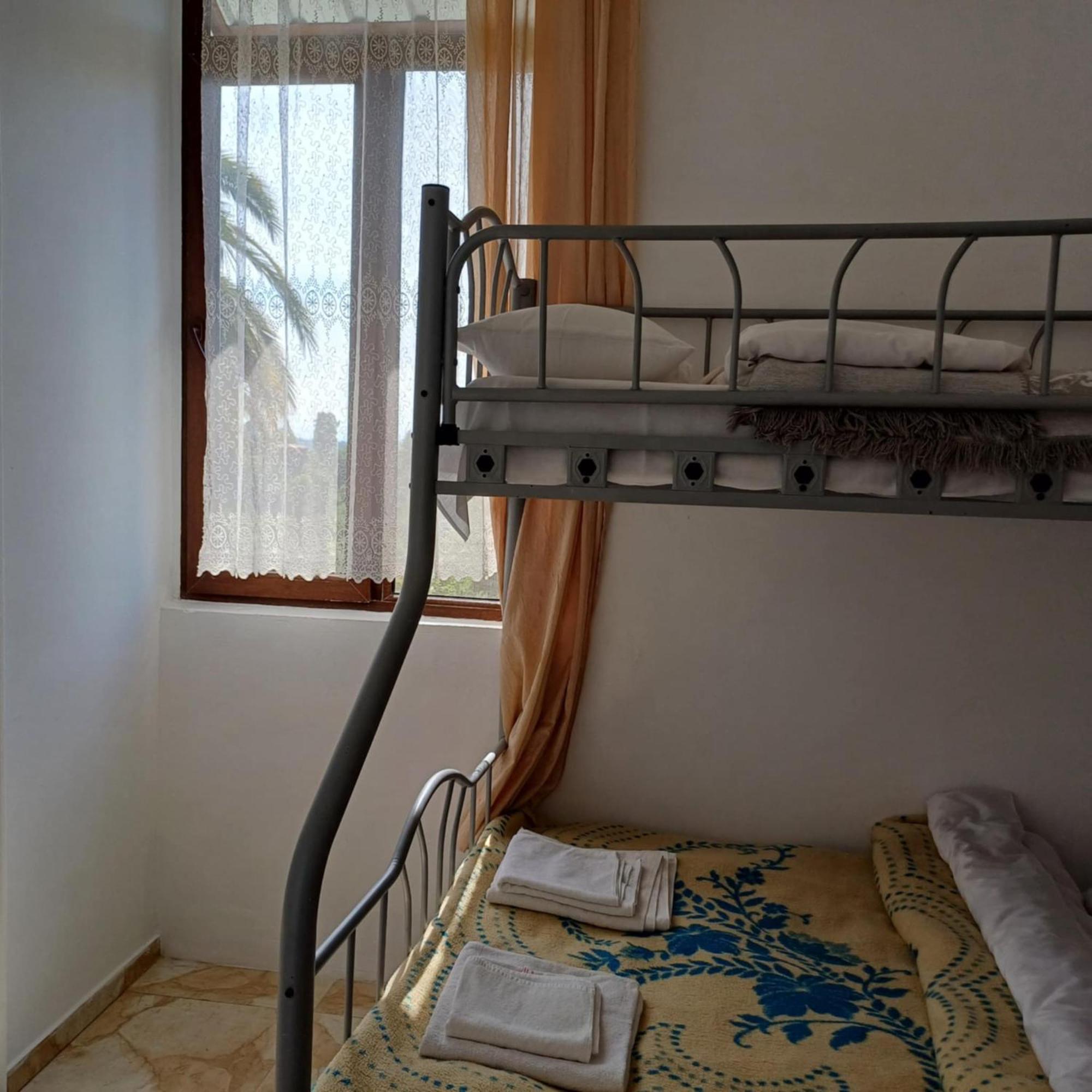Bis-A Guesthouse Makhinjauri Exterior photo
