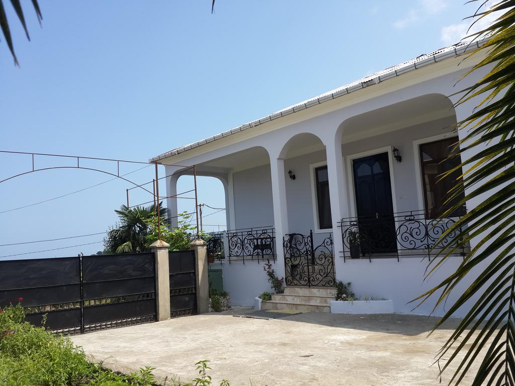 Bis-A Guesthouse Makhinjauri Exterior photo